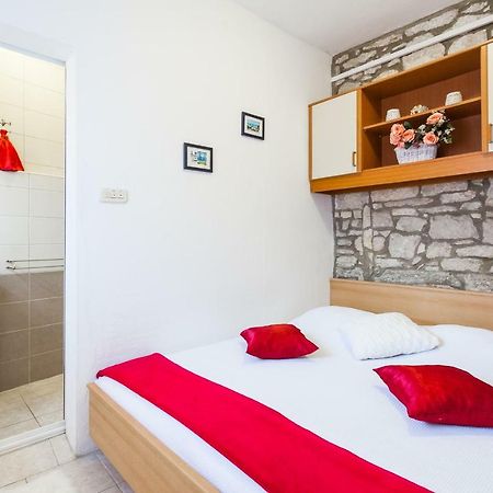 Guest House Mara ヴェラ・ルカ エクステリア 写真