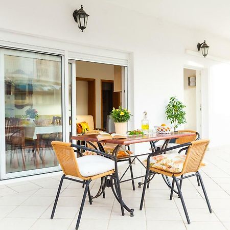 Guest House Mara ヴェラ・ルカ エクステリア 写真