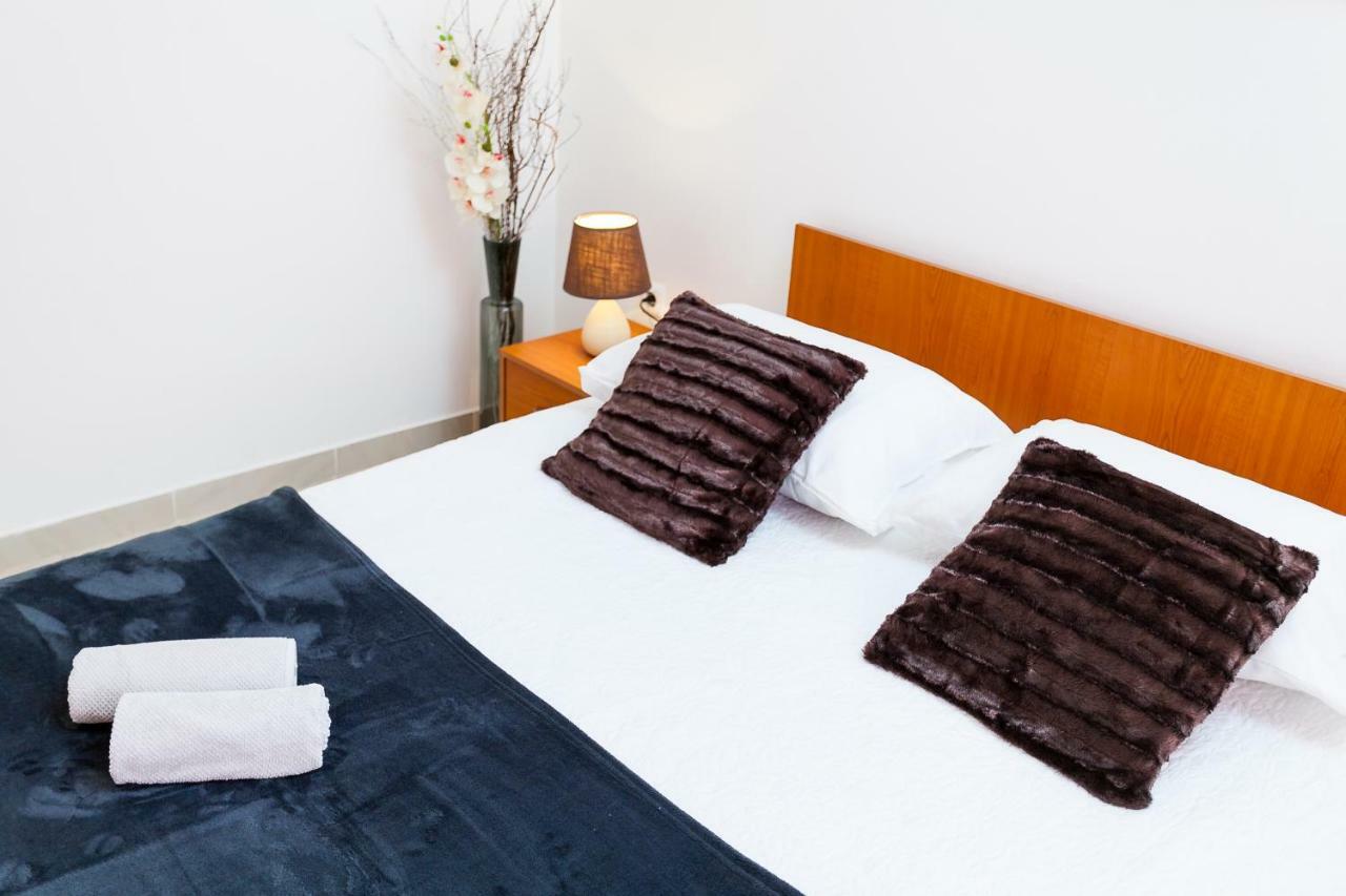 Guest House Mara ヴェラ・ルカ エクステリア 写真