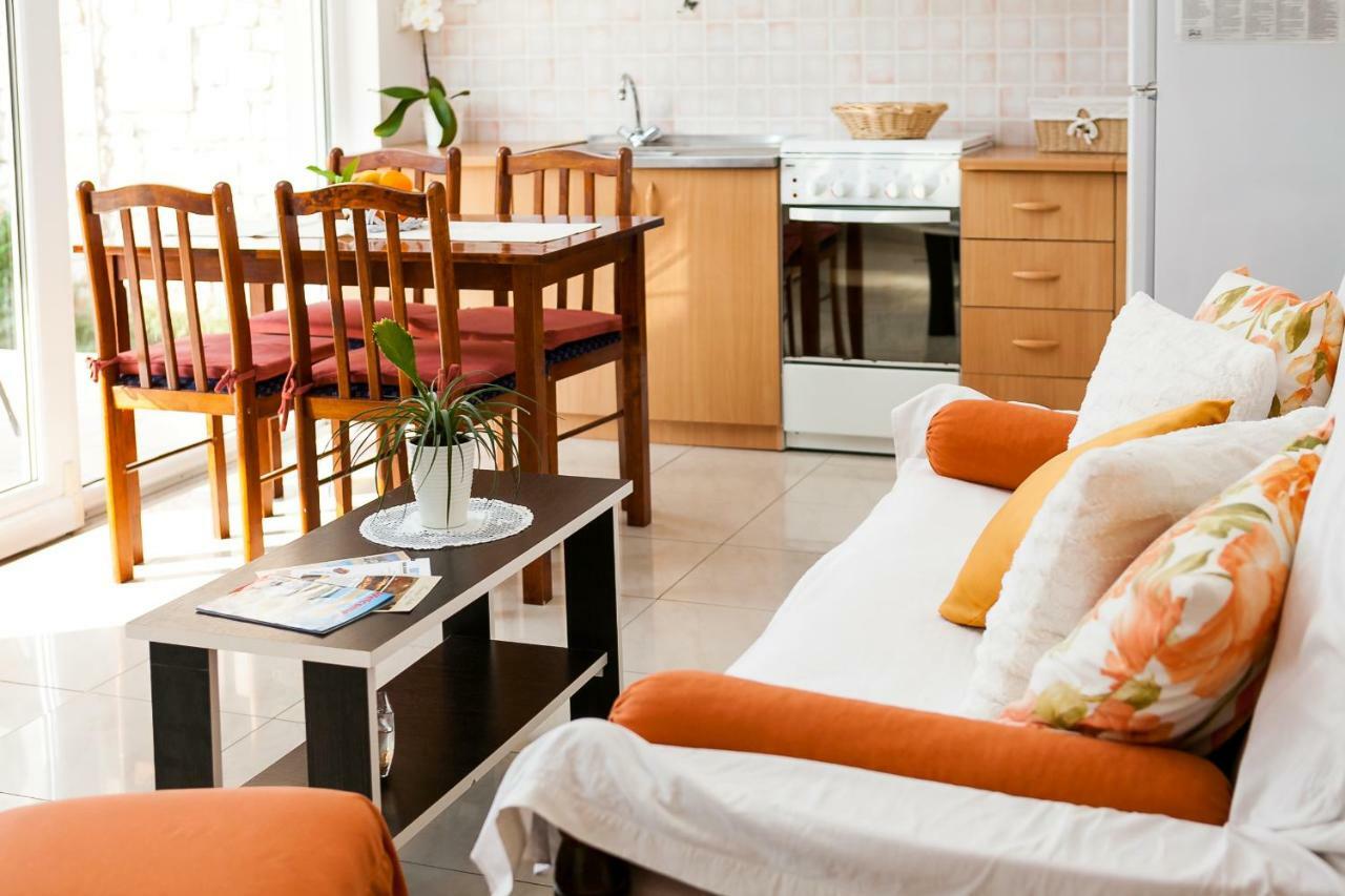 Guest House Mara ヴェラ・ルカ エクステリア 写真