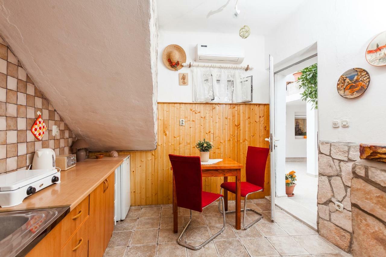 Guest House Mara ヴェラ・ルカ エクステリア 写真
