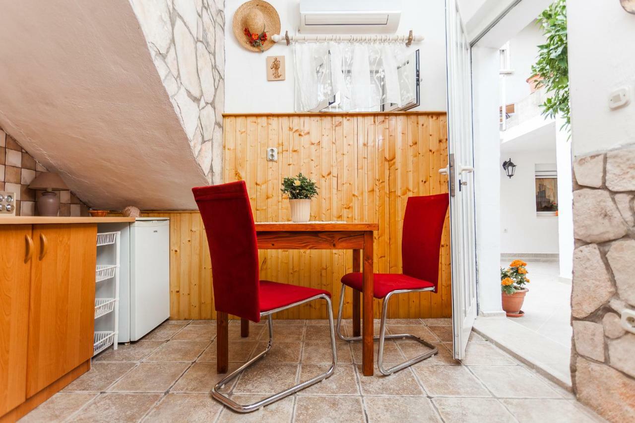 Guest House Mara ヴェラ・ルカ エクステリア 写真