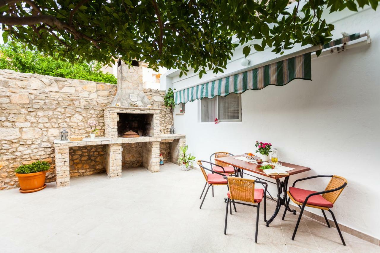 Guest House Mara ヴェラ・ルカ エクステリア 写真