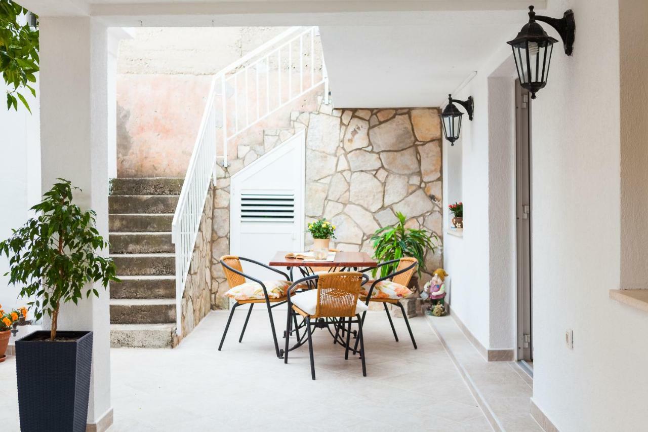 Guest House Mara ヴェラ・ルカ エクステリア 写真